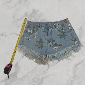 Floral Print Raw Hem Denim Shorts - Medium